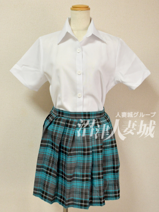 チェックの制服B