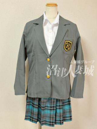 チェックの制服C